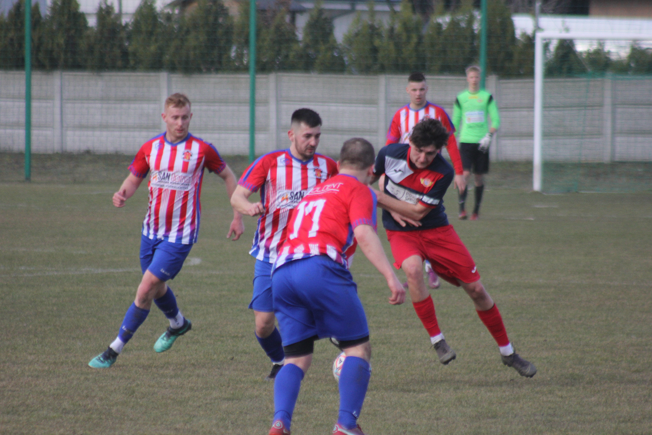 Piłkarska inauguracja wiosny. Polanin ogrywa Polonię
