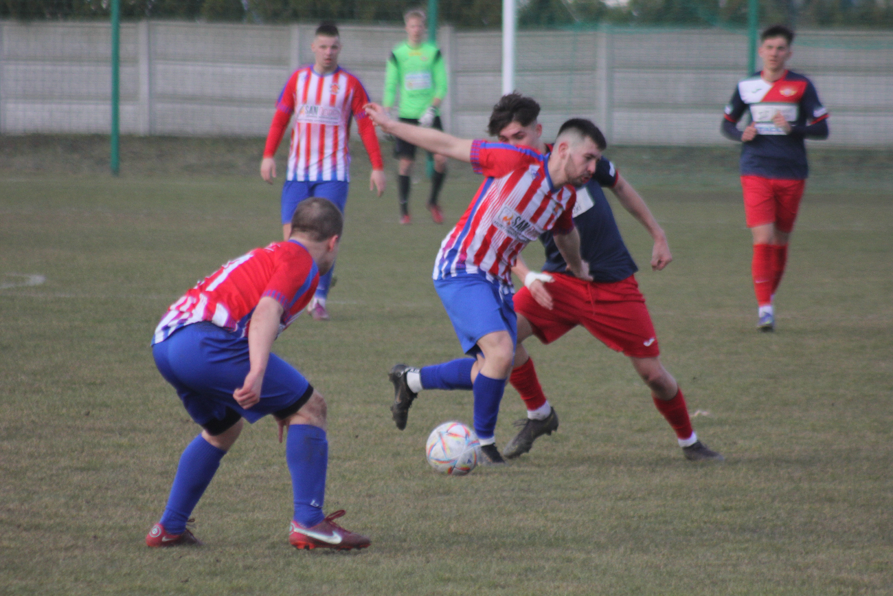 Piłkarska inauguracja wiosny. Polanin ogrywa Polonię