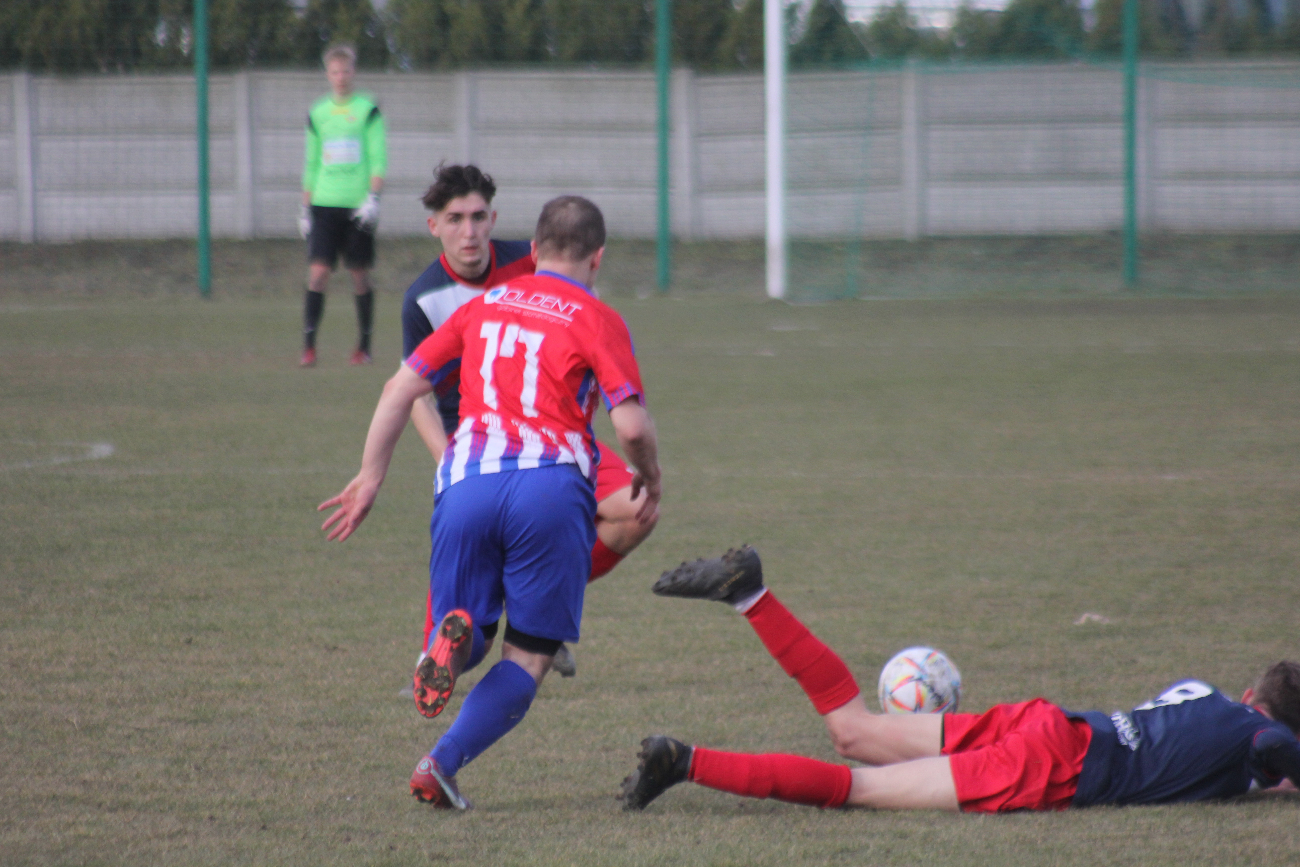 Piłkarska inauguracja wiosny. Polanin ogrywa Polonię
