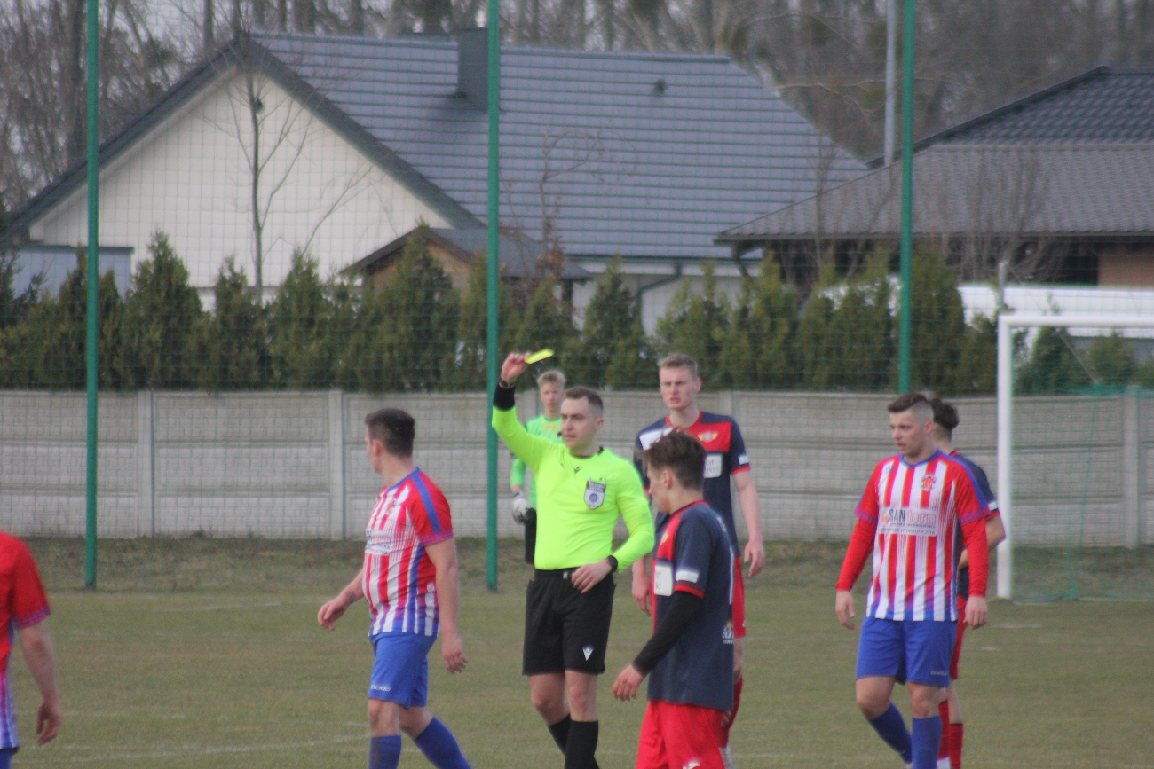 Piłkarska inauguracja wiosny. Polanin ogrywa Polonię