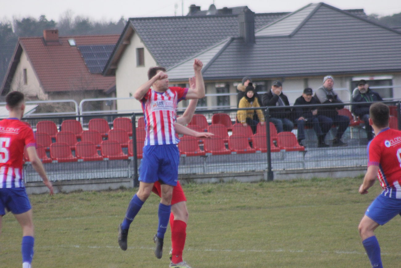 Piłkarska inauguracja wiosny. Polanin ogrywa Polonię