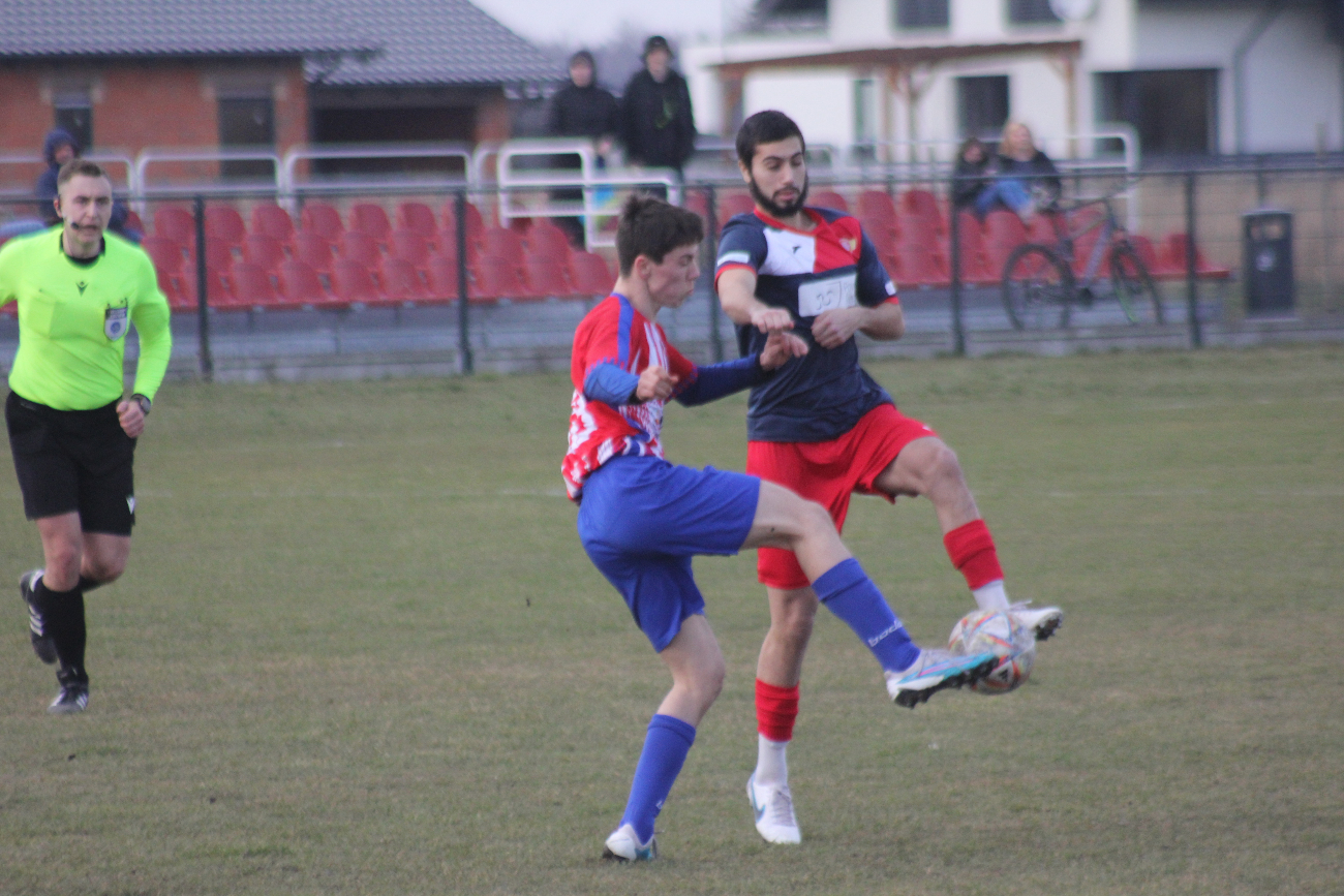 Piłkarska inauguracja wiosny. Polanin ogrywa Polonię