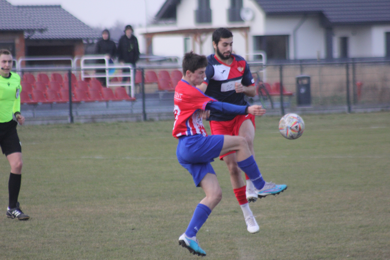 Piłkarska inauguracja wiosny. Polanin ogrywa Polonię