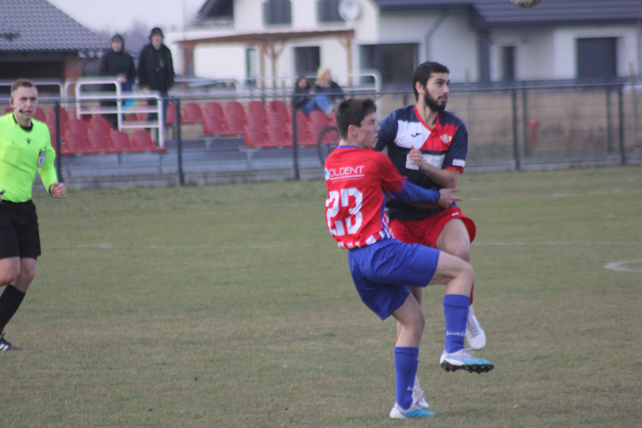 Piłkarska inauguracja wiosny. Polanin ogrywa Polonię