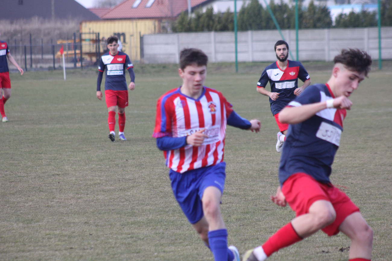 Piłkarska inauguracja wiosny. Polanin ogrywa Polonię