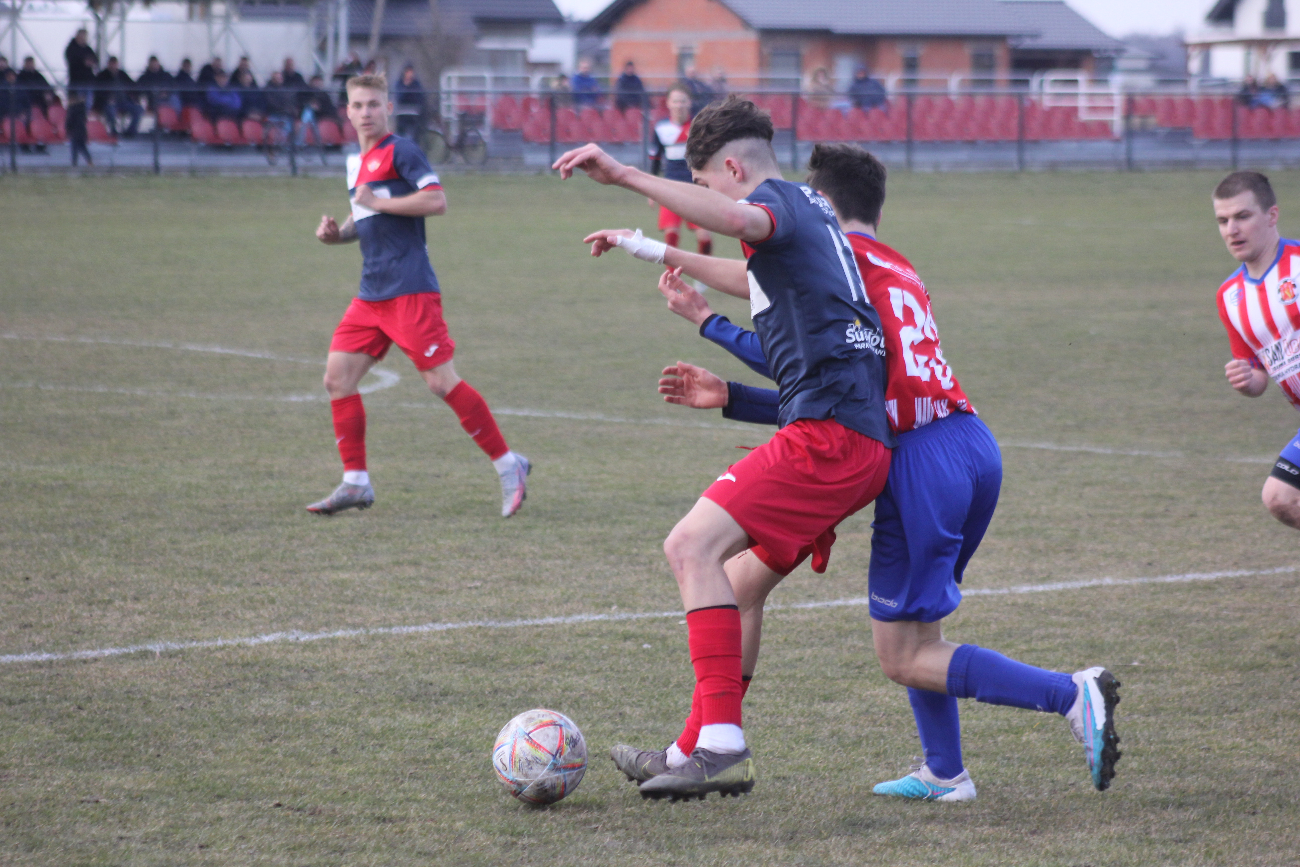 Piłkarska inauguracja wiosny. Polanin ogrywa Polonię