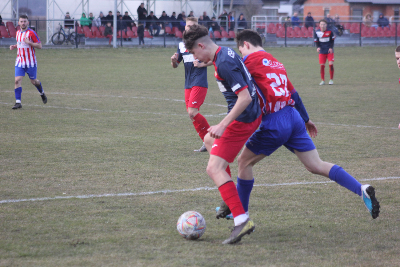 Piłkarska inauguracja wiosny. Polanin ogrywa Polonię