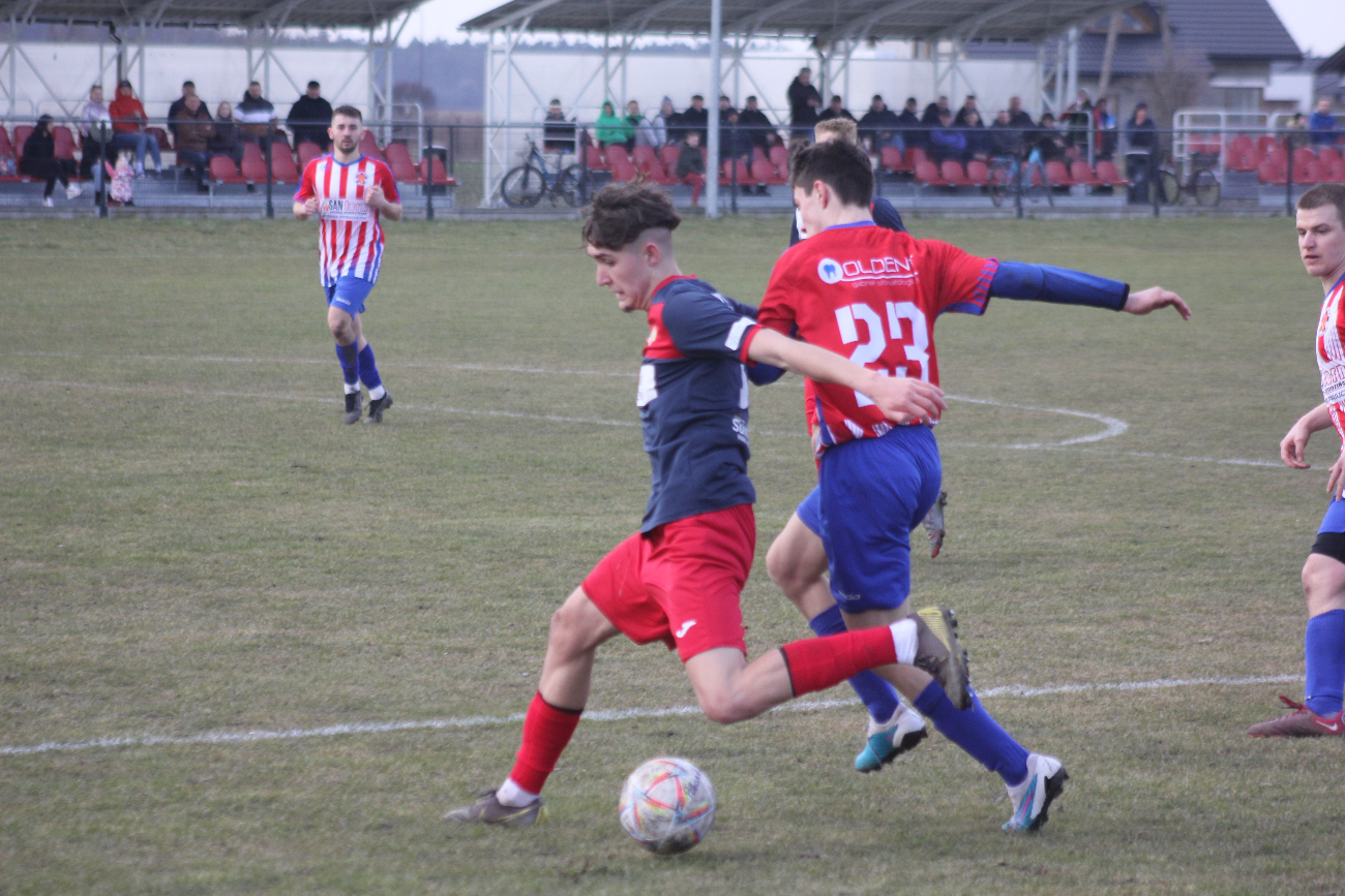 Piłkarska inauguracja wiosny. Polanin ogrywa Polonię