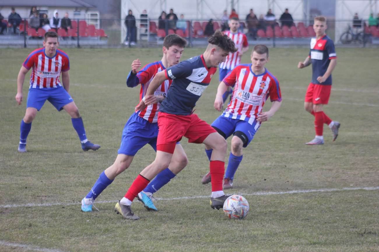 Piłkarska inauguracja wiosny. Polanin ogrywa Polonię