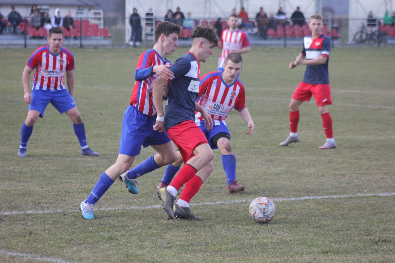 Piłkarska inauguracja wiosny. Polanin ogrywa Polonię