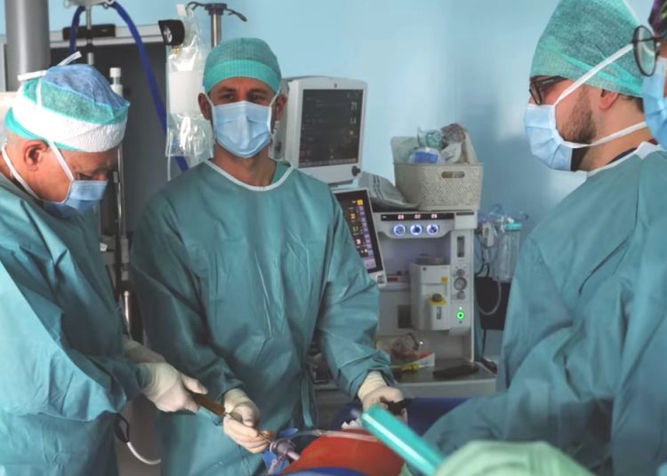 Słupeccy chirurdzy znowu w akcji. Zobacz film