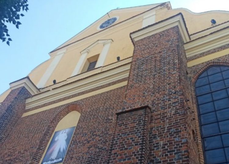 Po mszy przejdą wokół jeziora. „W całkowitej ciszy”