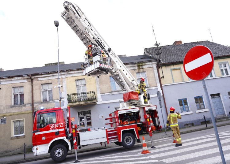 Strażacy interweniowali na Placu Szkolnym. Powód może zaskakiwać