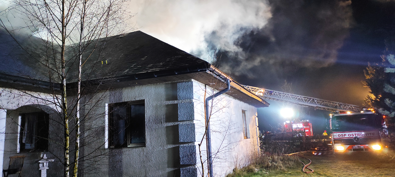 Ponad 60 strażaków walczyło z ogniem