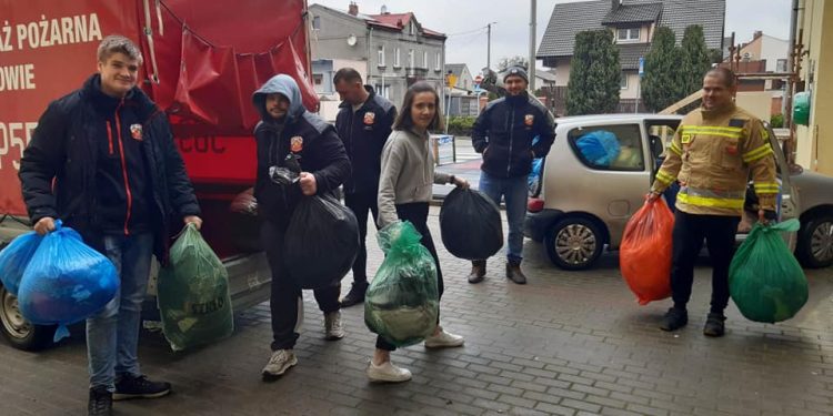 Przekaż ubrania, dołożysz cegiełkę do AED!