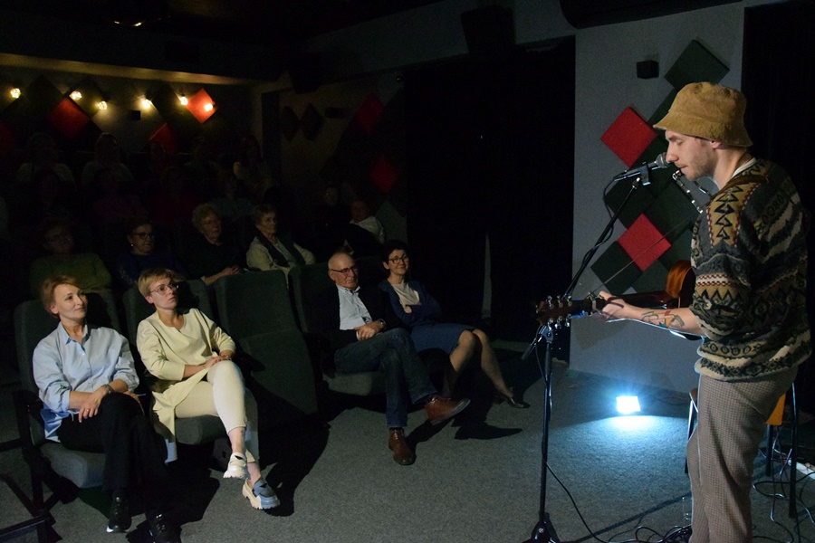 Bawił i wzruszał. Postman ponownie w Strzałkowie