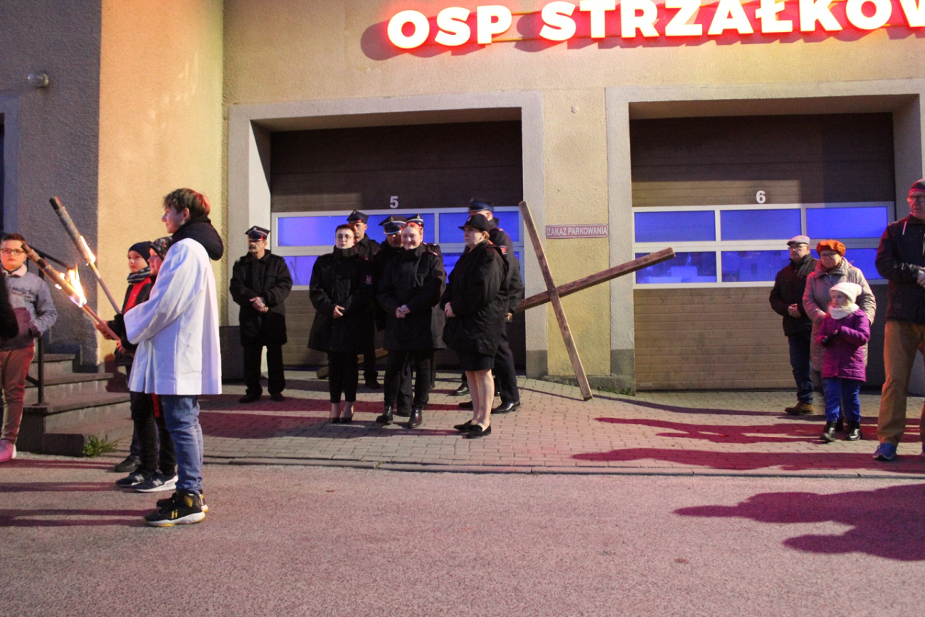 Droga Krzyżowa w Strzałkowie ZDJĘCIA