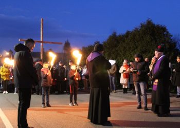 Droga Krzyżowa w Strzałkowie ZDJĘCIA