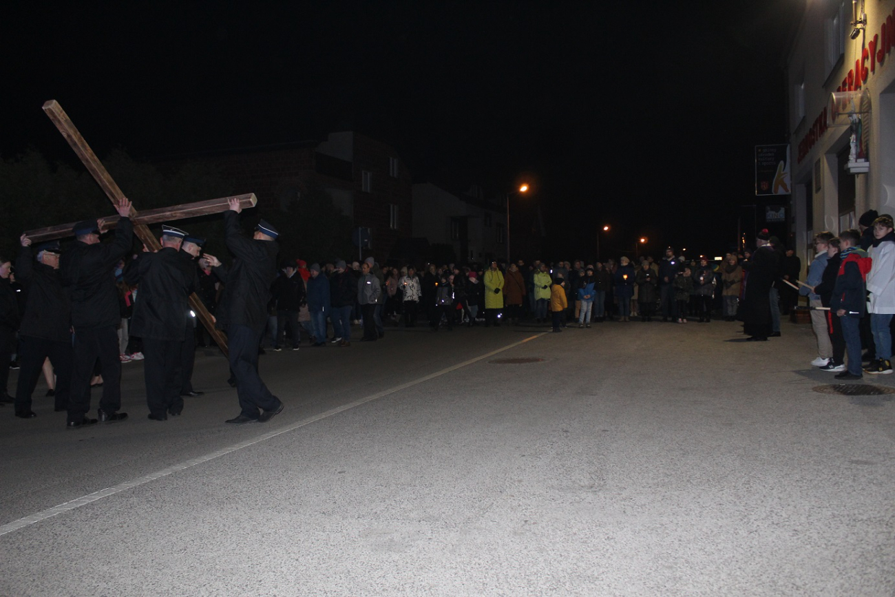 Droga Krzyżowa w Strzałkowie ZDJĘCIA