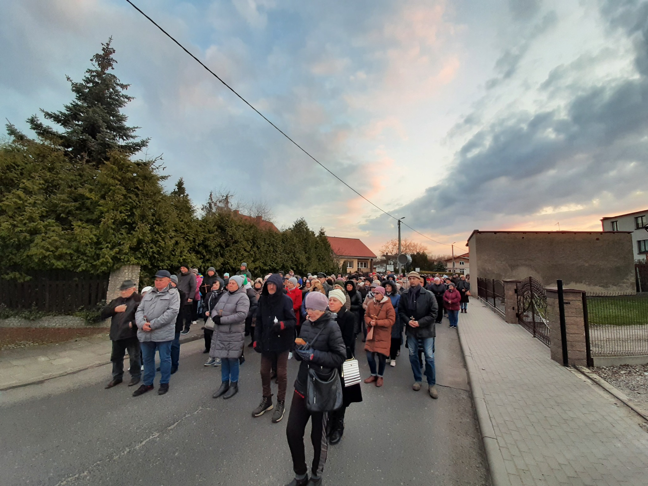 Droga Krzyżowa przeszła ulicami Słupcy ZDJĘCIA