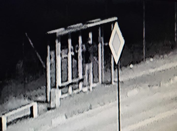 „Upiększył” przystanek. Wandal ma wybór…