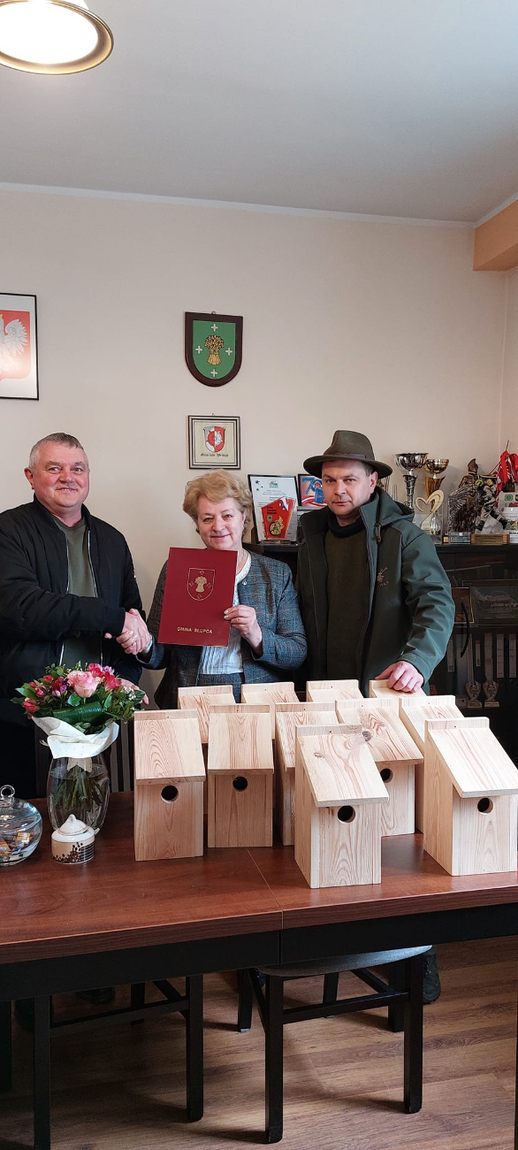 Przekazali budki lęgowe