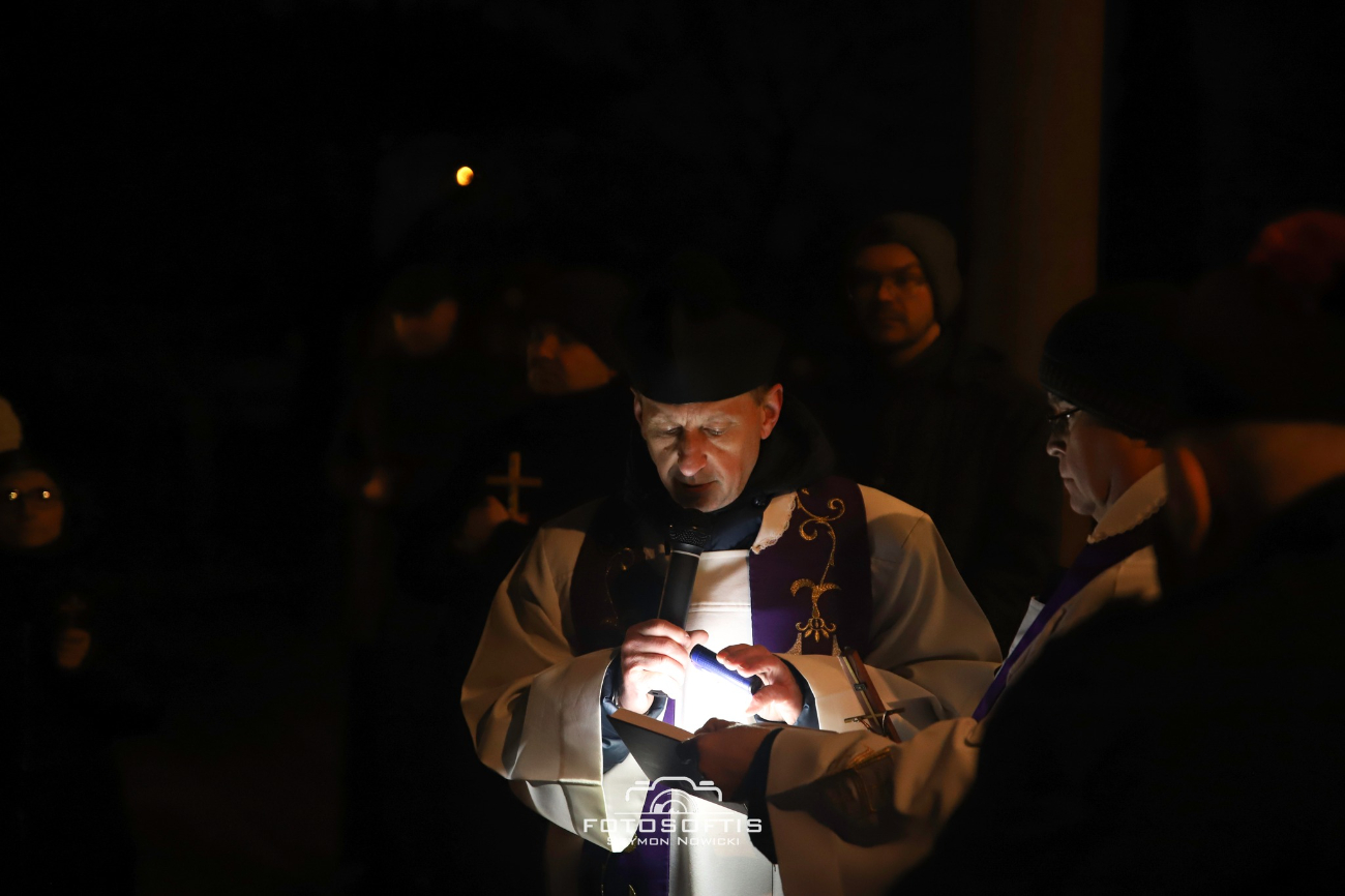 Droga Krzyżowa przeszła ulicami Słupcy ZDJĘCIA