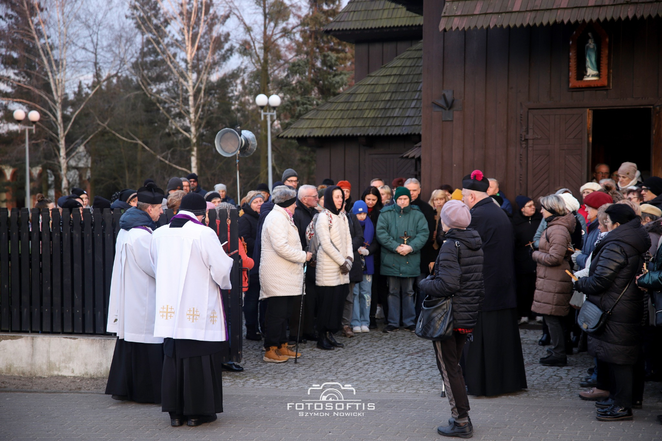 Droga Krzyżowa przeszła ulicami Słupcy ZDJĘCIA