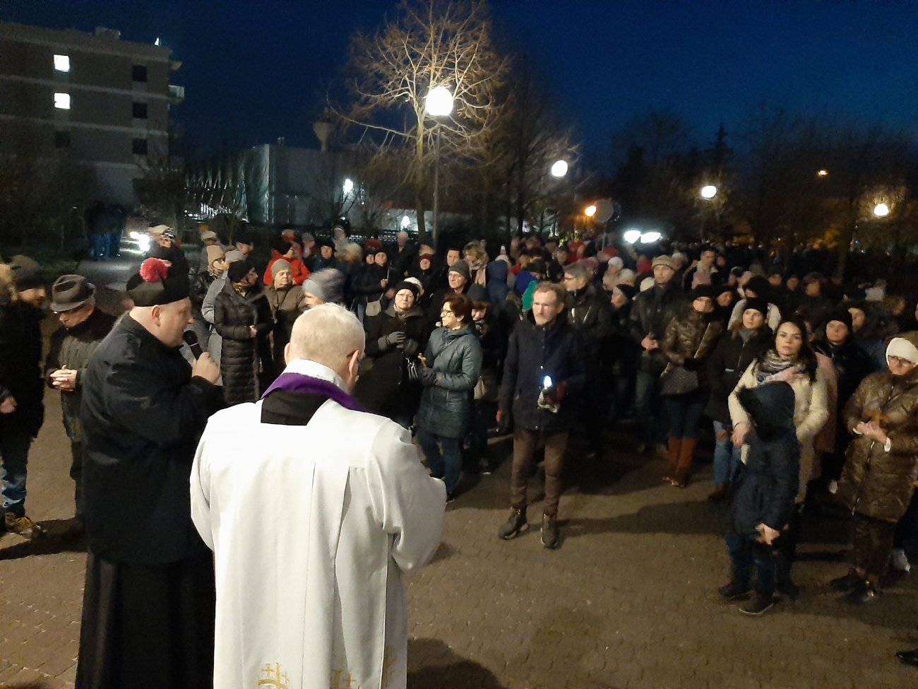 Droga Krzyżowa przeszła ulicami Słupcy ZDJĘCIA
