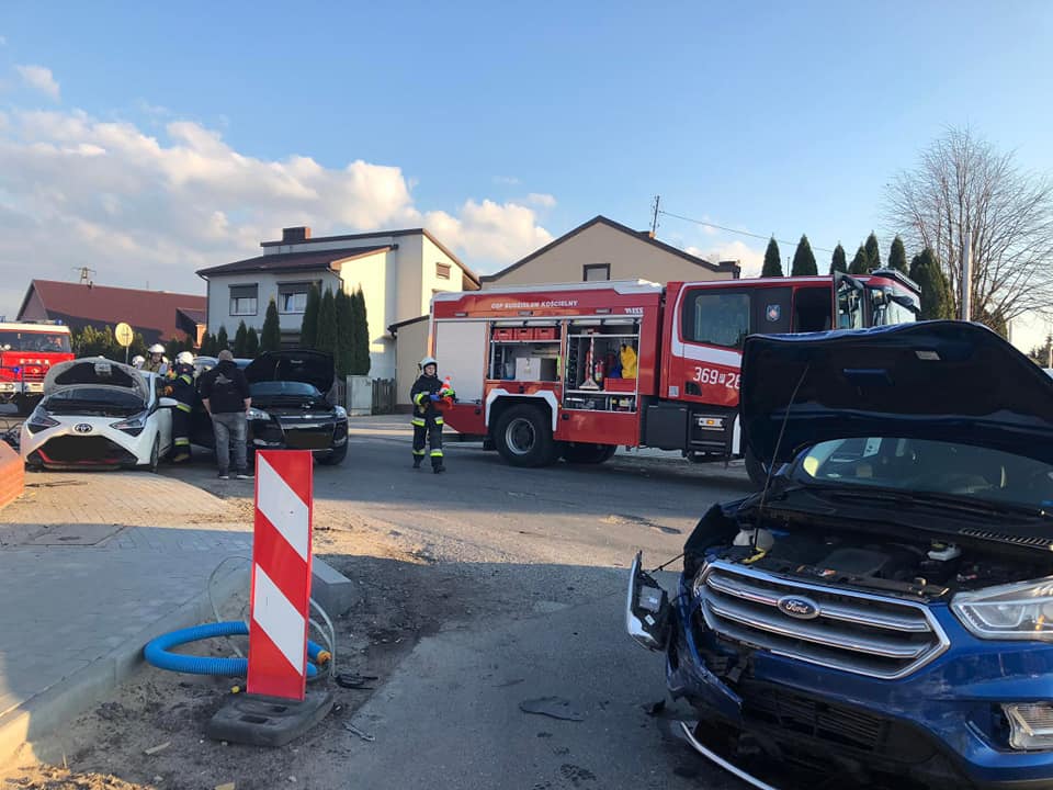 Zderzyły się trzy auta. Ucierpiało dziecko