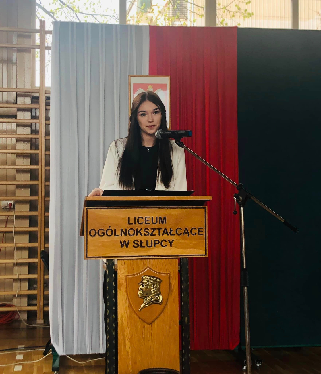 Pożegnanie maturzystów w LO. Zobacz zdjęcia