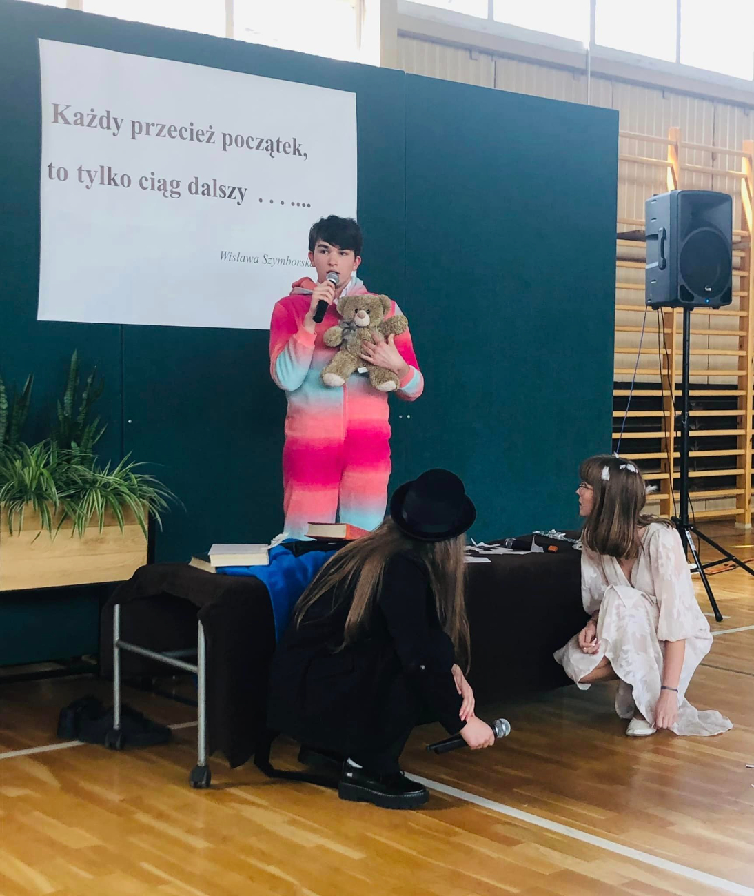 Pożegnanie maturzystów w LO. Zobacz zdjęcia