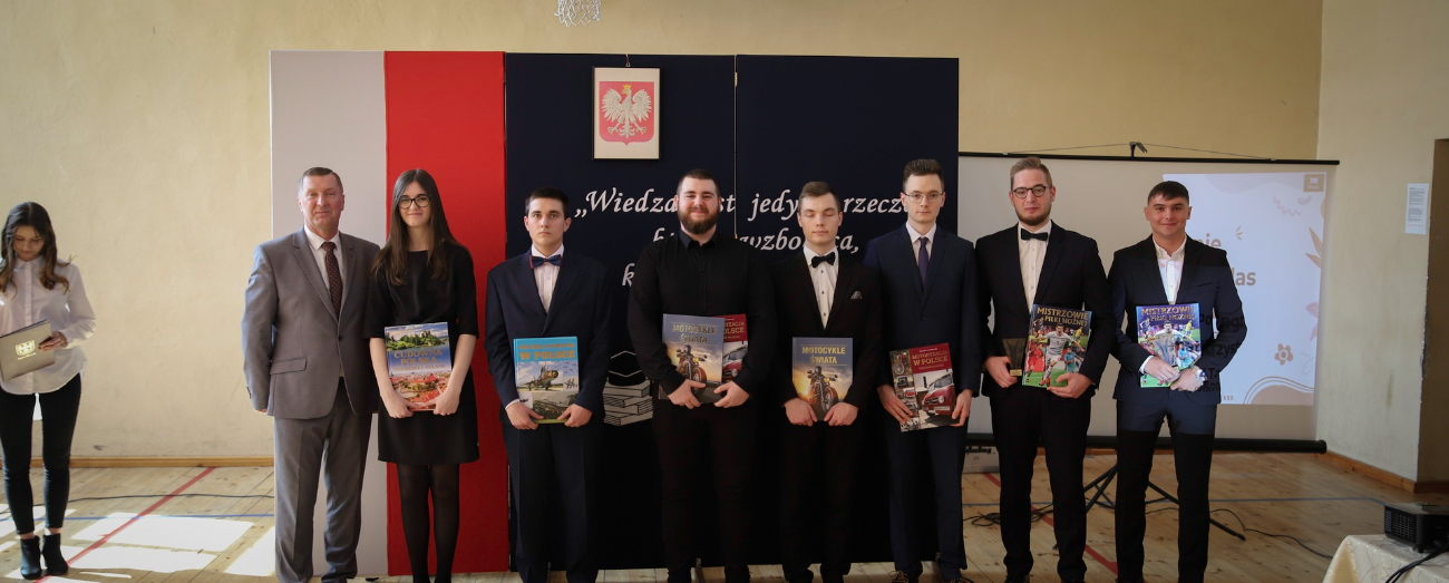 Podziękowania i wyróżnienia. Pożegnanie maturzystów w ZSZ