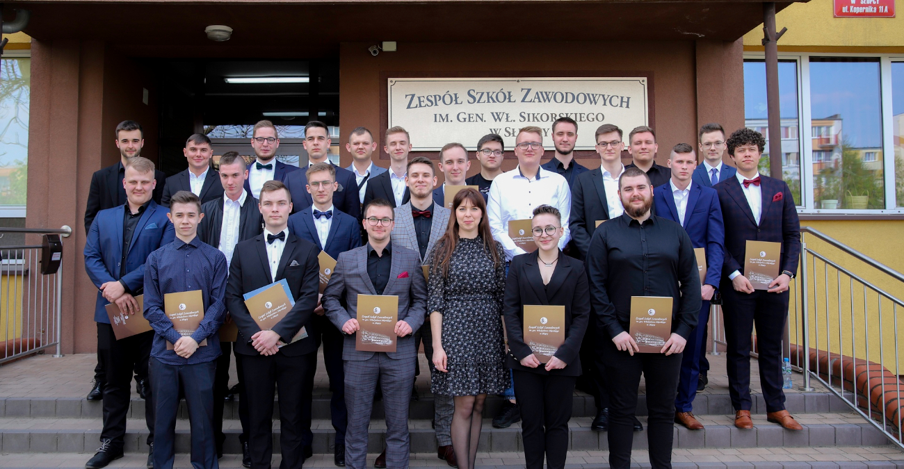 Podziękowania i wyróżnienia. Pożegnanie maturzystów w ZSZ