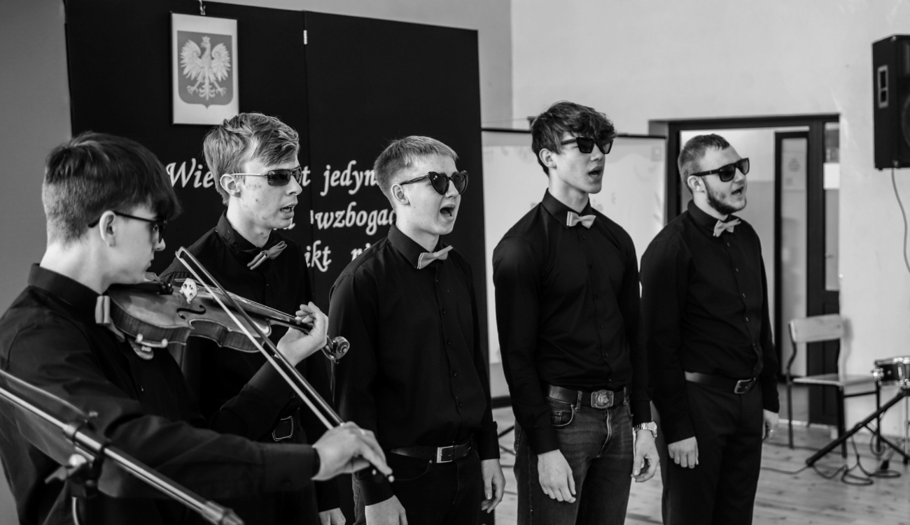 Podziękowania i wyróżnienia. Pożegnanie maturzystów w ZSZ