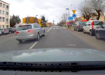 Tak jeżdżą po Słupcy. Kamera wszystko nagrała FILM
