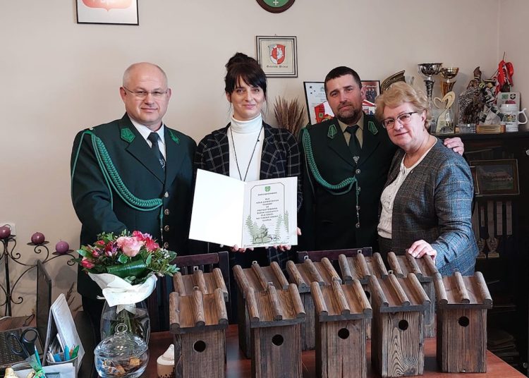 Przekazali budki lęgowe