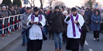 Droga Krzyżowa przeszła ulicami Słupcy ZDJĘCIA