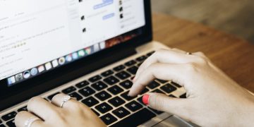 Jak reklamować firmę w Internecie? Poznaj 5 skutecznych sposobów