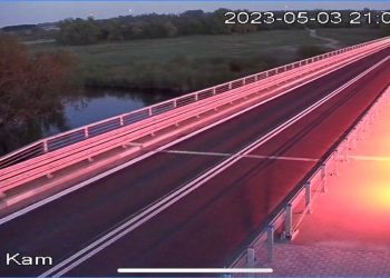 Most przybrał narodowe barwy