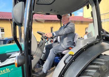 Wicestarosta testował nowy ciągnik