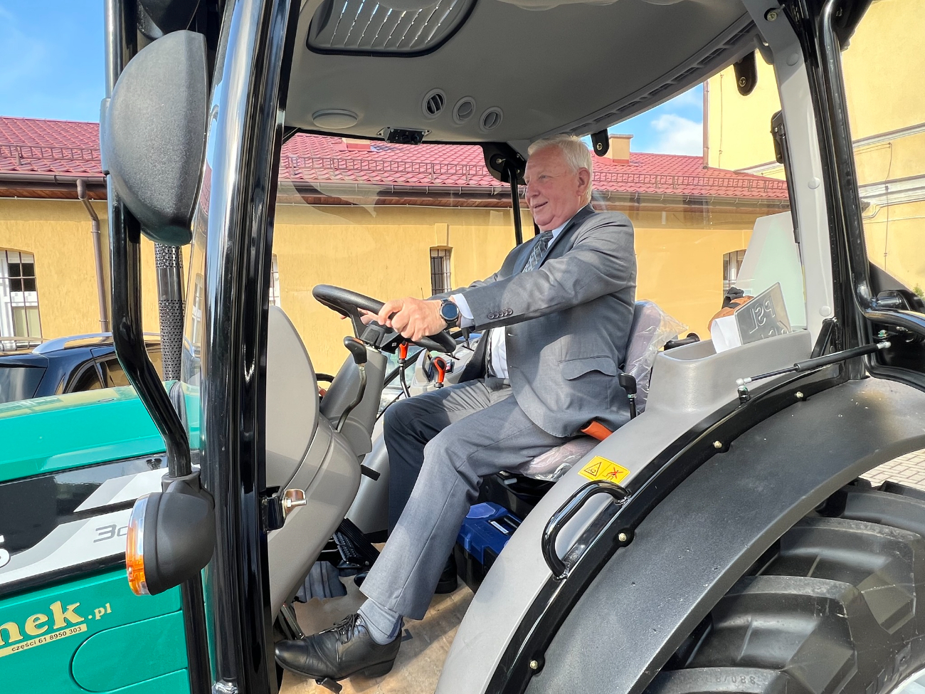 Wicestarosta testował nowy ciągnik