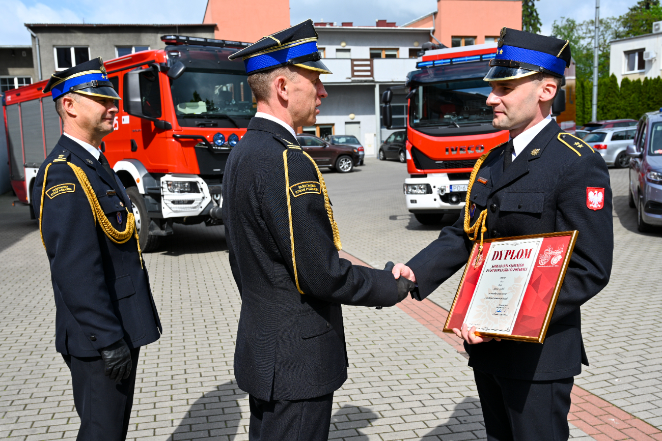 Strażacy dziś świętowali. Sprawdź, kto dostał awans