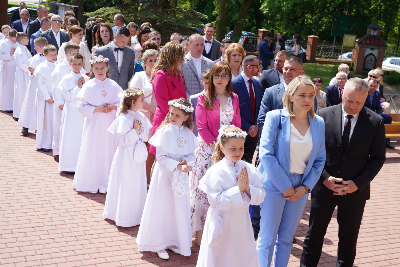 Komunia w Giewartowie. Zobacz zdjęcia