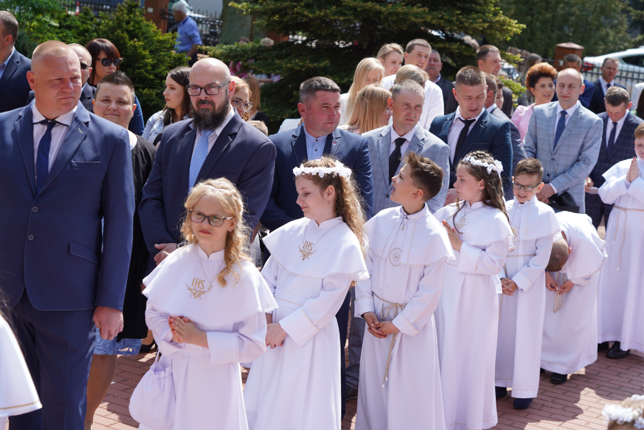 Komunia w Giewartowie. Zobacz zdjęcia