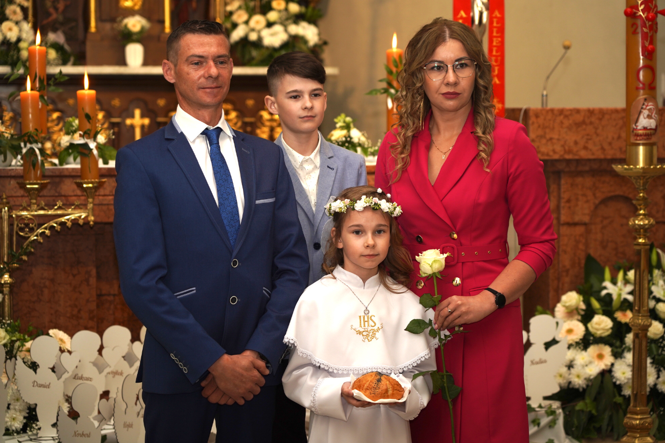 Komunia w Giewartowie. Zobacz zdjęcia