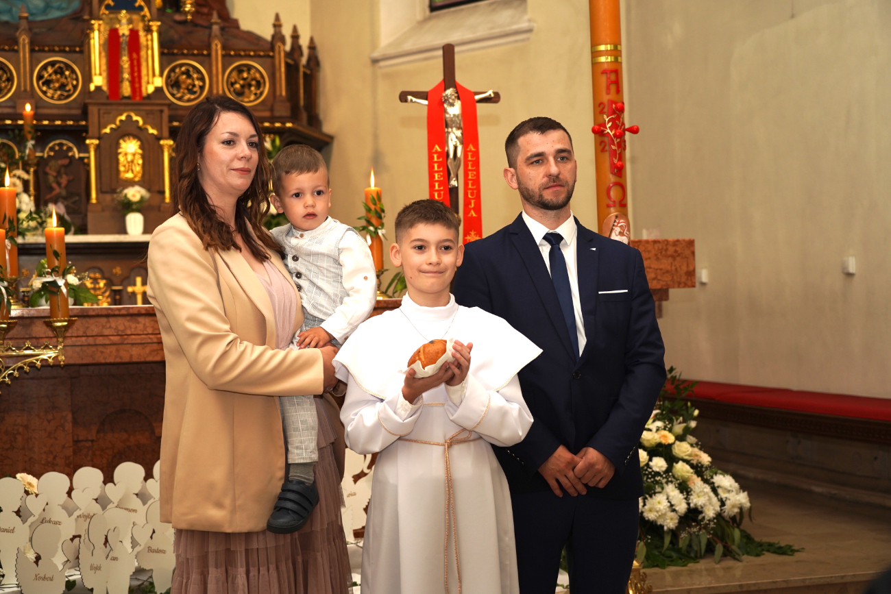 Komunia w Giewartowie. Zobacz zdjęcia