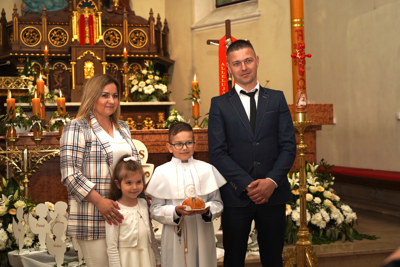 Komunia w Giewartowie. Zobacz zdjęcia