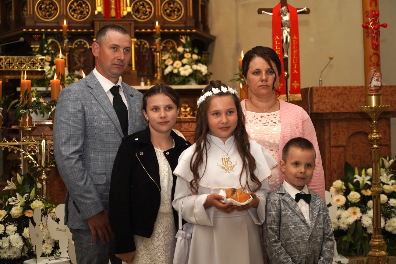 Komunia w Giewartowie. Zobacz zdjęcia