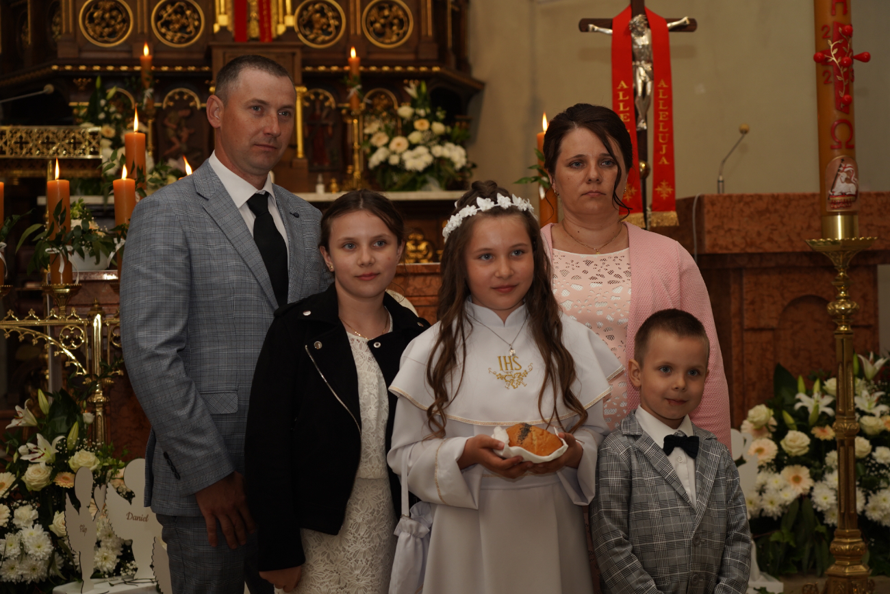 Komunia w Giewartowie. Zobacz zdjęcia